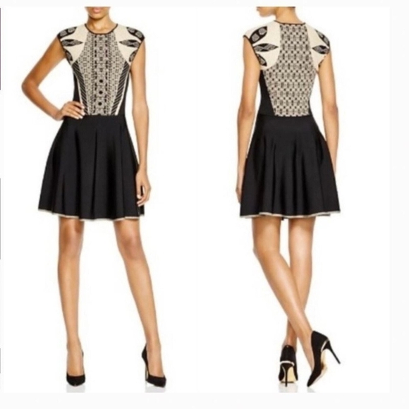 Elegant Black and Gold Women's Dress - Picture 3 of 13